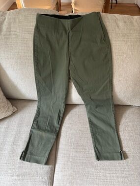 Old Navy Olive Green Pixie Pant